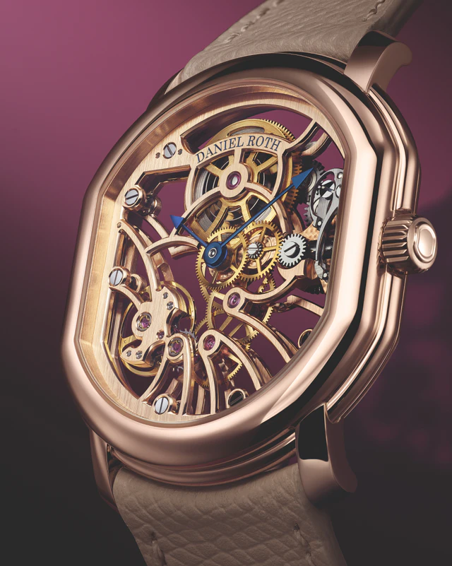 ダニエル・ロート「エクストラ プラット ローズゴールド スケルトン」、ダブルエリプスケースとスケルトンキャリバーの調和