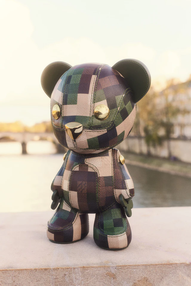 ルイ・ヴィトン 今シーズンを象徴するピクセル状のダモフラージュ