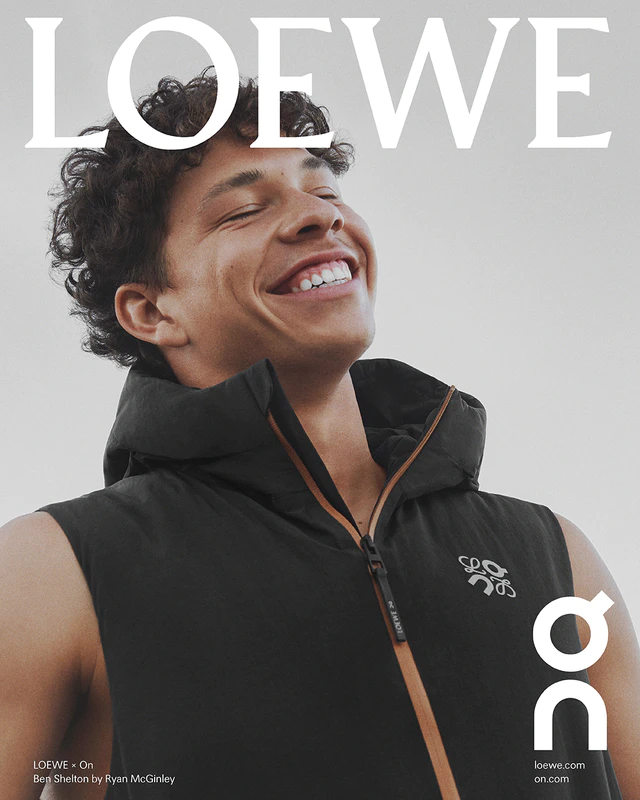 【大人気】LOEWE◆LOEWE X ONコラボ フーディ ジップアップ ロゴ ロエベ LOEWE x On 最新コレクションをカリフォルニアの風景を
