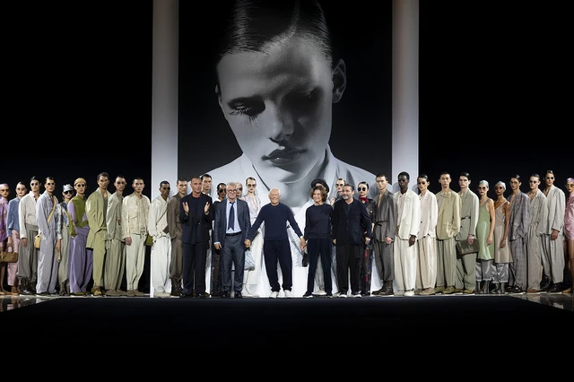 J7413新品 エンポリオアルマーニ 20SS M LINE サマースーツ 48 J7413新品 エンポリオアルマーニ 20SS M LINE サマースーツ 48 J7413