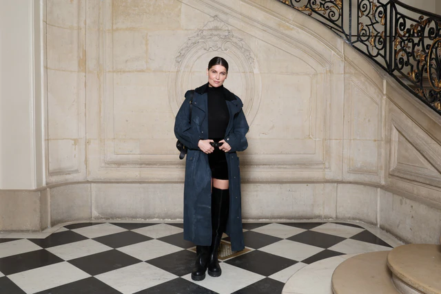 美品◇Dior◇ディオール◇Bee刺繍 チュールブラウス◇ブラック　芸能人着用 DIOR】秋冬 2022-2023 オートクチュール コレクションに中谷美紀や