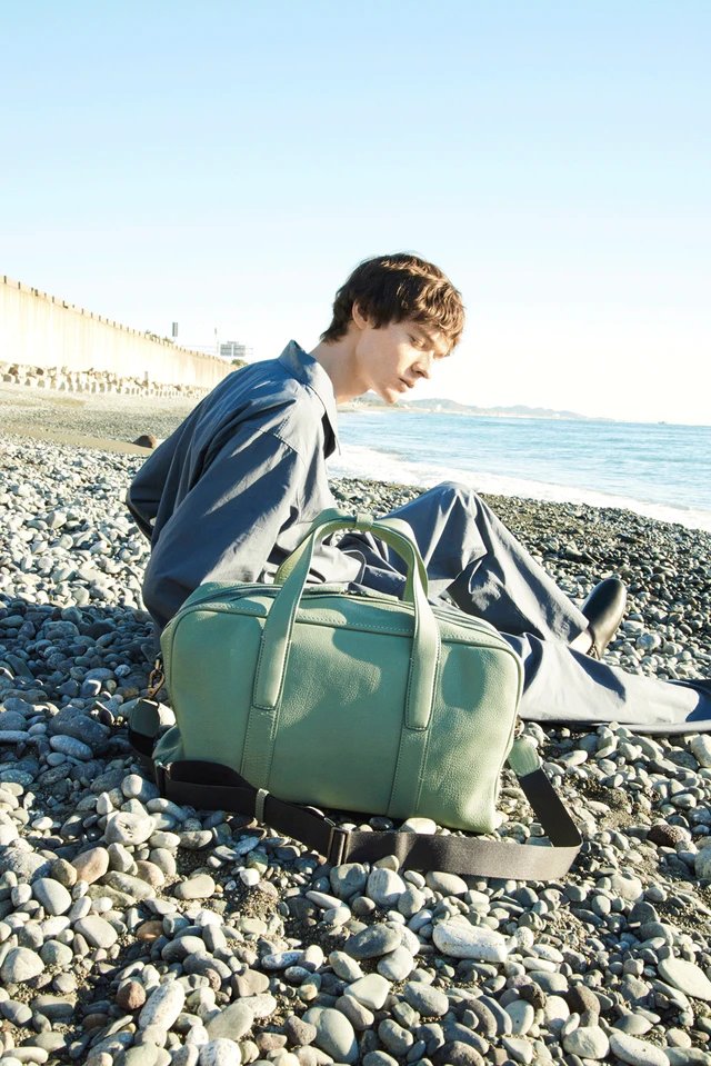 土屋鞄製造所 定番「トーンオイルヌメ」に数量限定色「アクアグリーン