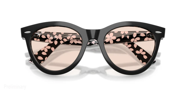 レイバンから桜が彩るアイコン「SAKURA LIMITED EDITION」が登場