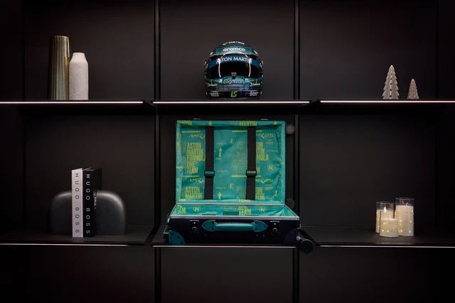 グローブ・トロッター 世界限定50台「グローブ・トロッター x アストン