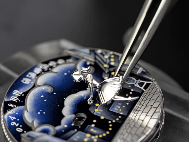 ヴァン クリーフ＆アーペル 時を超えて輝くパリの情景、「ウォッチ