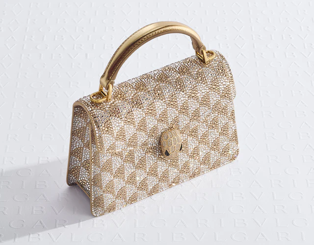 ブルガリ 2025年秋冬、メゾンの遺産と現代性を融合した最新バッグ
