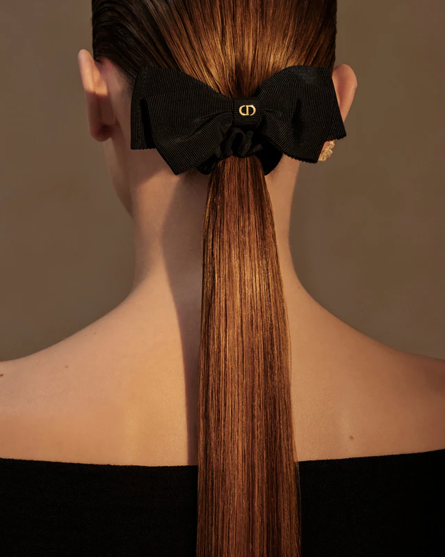 【プレゼントに】Dior ヘアクリップ org.jpg