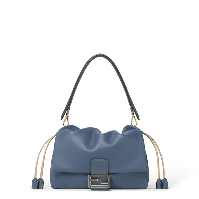「マンマ バゲット」バッグ ミディアム ¥492,800(H18×W26.5×D8.5cm)