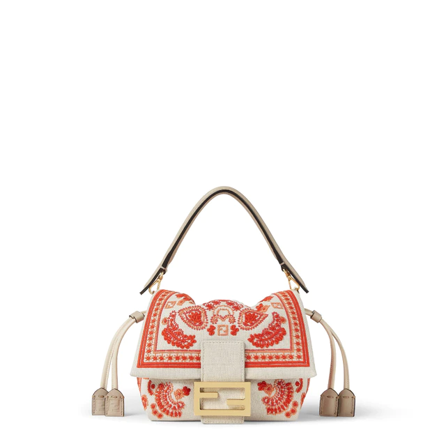 「マンマ バゲット」バッグ スモール ¥368,500(H18×W26.5×D8.5cm)