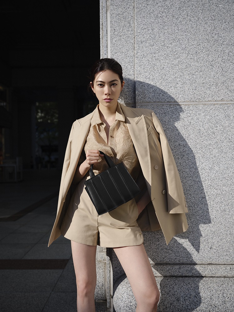 池田エライザさん着用【 MAX MARA 】 Whitney Bag 4 スモール マックスマーラのアイコンバッグ「ホイットニー バッグ」が誕生