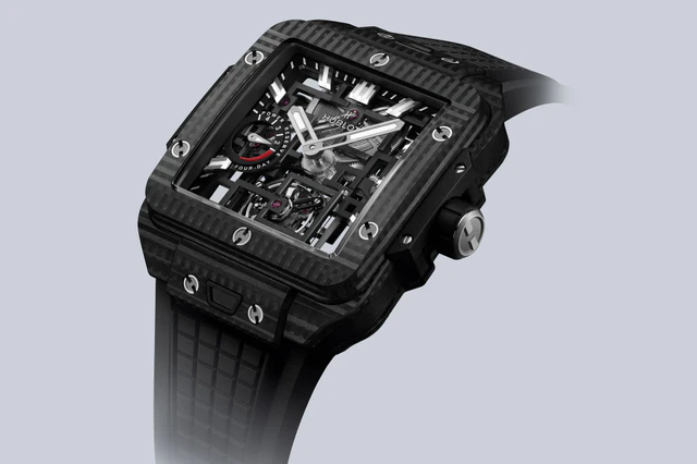 HUBLOT 「スクエア・バン トゥールビヨン 4デイ パワーリザーブ 3Dカーボン」