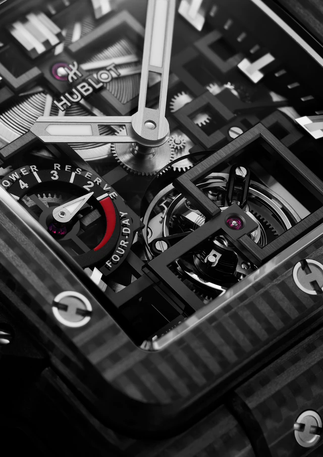 HUBLOT 「スクエア・バン トゥールビヨン 4デイ パワーリザーブ 3Dカーボン」