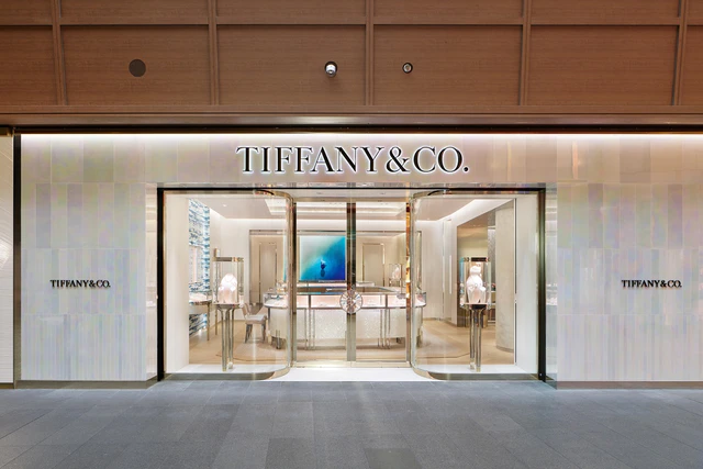 六本木ヒルズに新たな輝き、ティファニーの移転リニューアル店舗が登場
