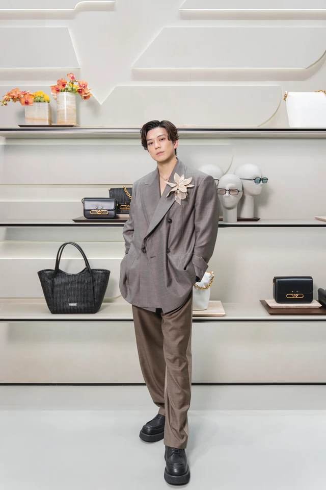 エンポリオアルマーニ銀座店オープンレセプションの俳優 新田真剣佑さん