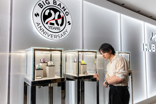 ウブロ「ビッグ・バン」誕生20周年イベントに山﨑賢人が出席