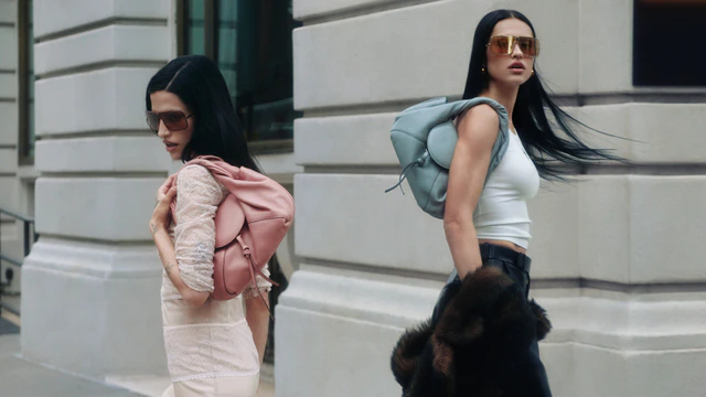 フェンディ 2000年代の象徴が現代に再臨、「スパイ バッグ」がデジタル