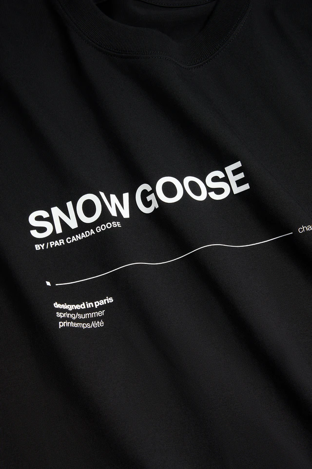 カナダグース カプセルコレクション「SNOW GOOSE BY CANADA GOOSE」 ゼニス Tシャツ カラー:Chase The Wind Black