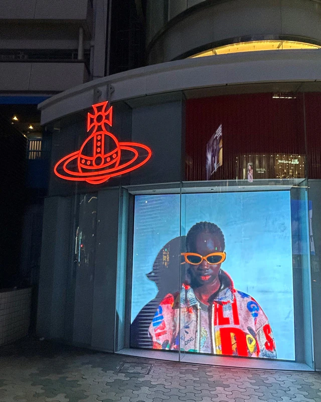 アナーキーと洗練の共存、ヴィヴィアン・ウエストウッドの新店舗が原宿に登場
