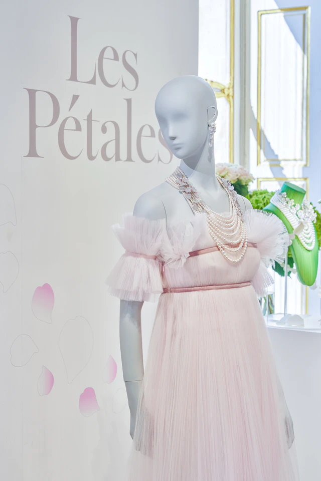 バラの儚い時間を輝きに変える、ミキモト「Les Pétales」ハイジュエリー登場