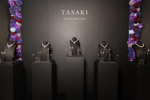 TASAKI×リッツ パリ、新時代のエレガンスを纏うハイジュエリーコレクションがパリで公開