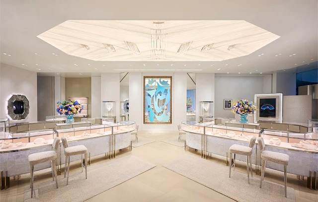 ティファニー銀座グランドオープン　1 階「WORLD OF TIFFANY」