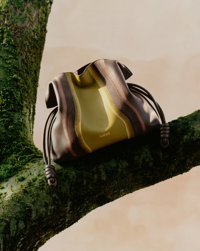 ロエベの秋冬を彩るランドスケープ コレクションの革新美学