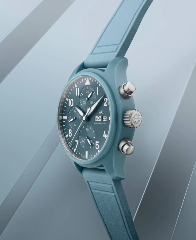 IWCが夏に贈る新色、ライトブルーが際立つ「トップガン・ミラマー」新モデル登場