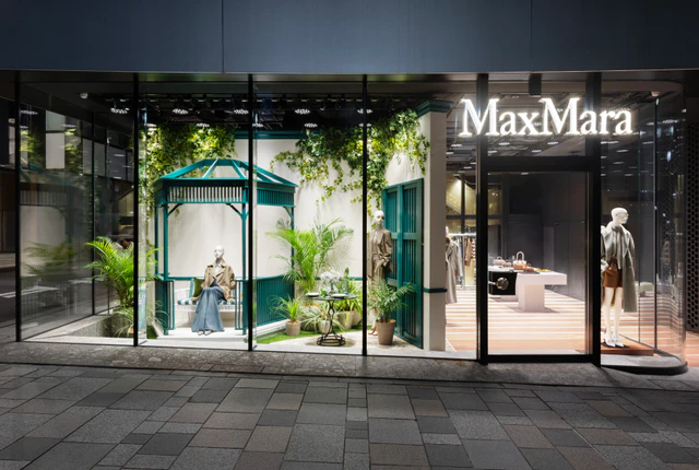 マックスマーラが表参道・青山・銀座で開催、幻想的ポップインストアで