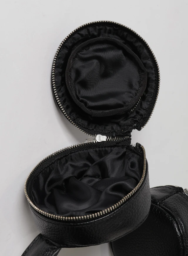 LIMI feu Autumn/ Winter 2025-26 collection ヘッドフォンポーチ
