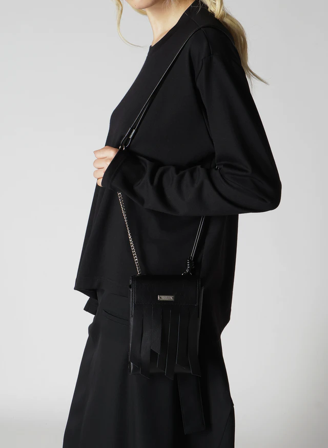 LIMI feu Autumn/ Winter 2025-26 collection フリンジショルダーポーチ