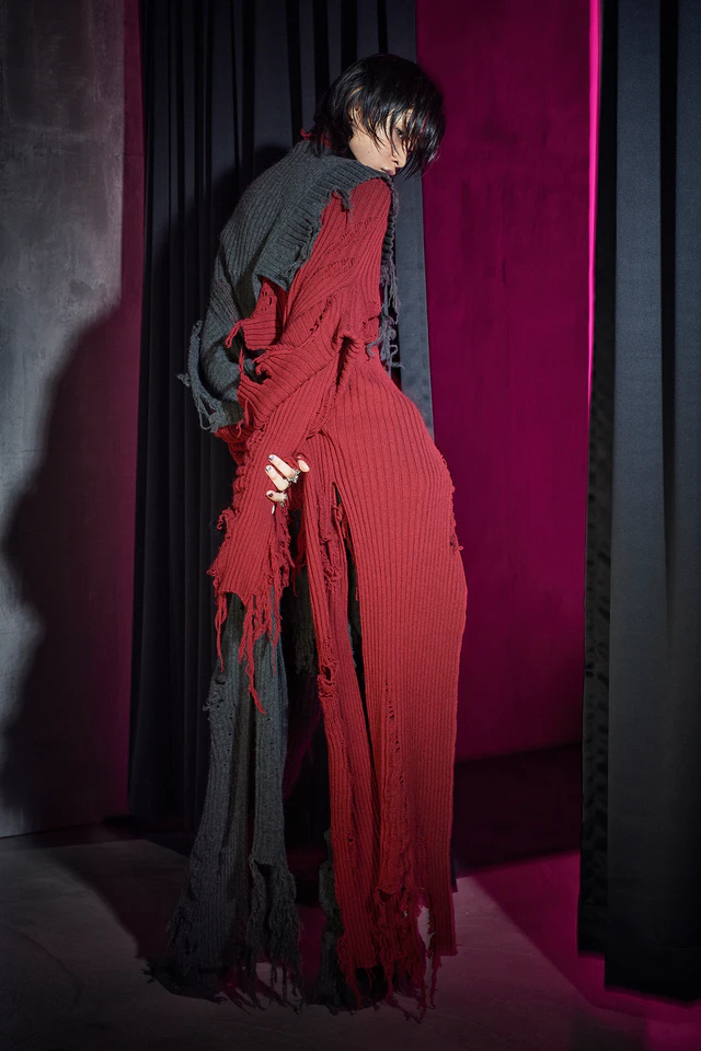 LIMI feu Autumn/ Winter 2025-26 collection クラッシュリブニット