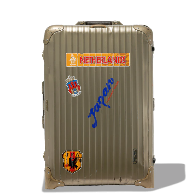 リモワ ユーズドスーツケース「RE-CRAFTED」プログラム Topas Check-In M Titanium 2007年製造