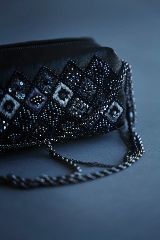 ヨウジヤマモト discord Yohji Yamamoto CHARM POUCH EMBROIDERY