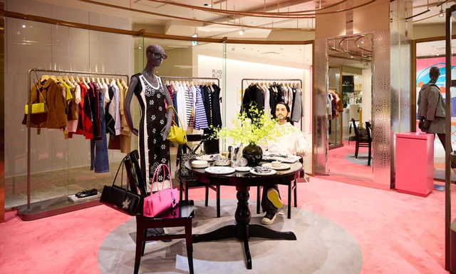 伊勢丹新宿店で開催中　マークジェイコブス「FALL 2025 COLLECTION」ポップアップの魅力