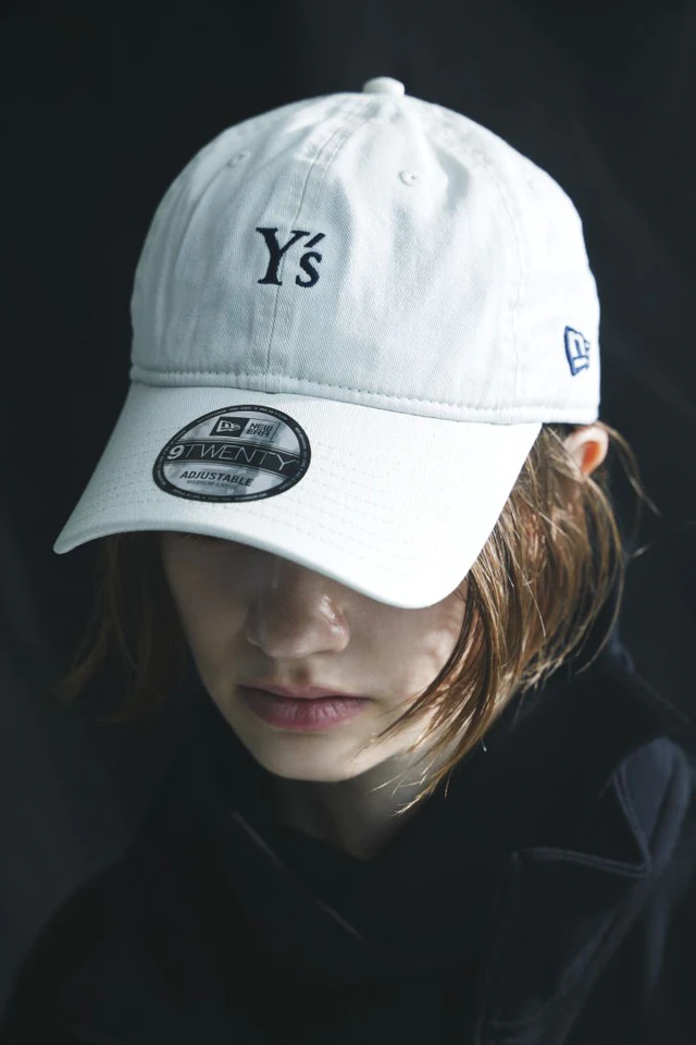 ヨウジヤマモト Y’s×ニューエラ　2025-26秋冬はアシッドウォッシュや新作バッグが登場