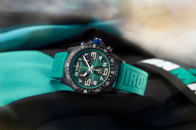 BREITLING 2025 IRONMAN Endurance Pro登場。チタンとブライトライト®で挑戦を支える限定モデルの全貌