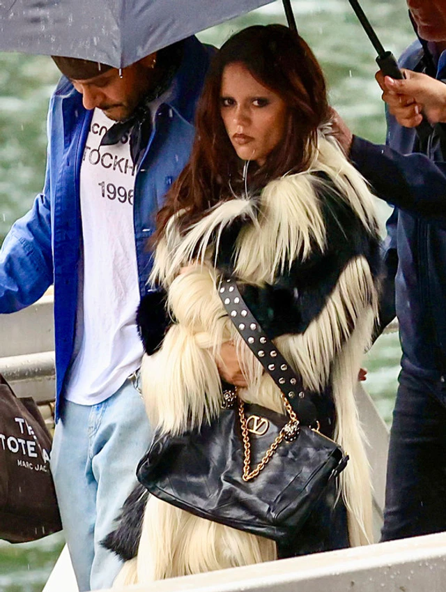 ヴァレンティノ ガラヴァーニ、ベラ・ハディッドとジェナ・オルテガが