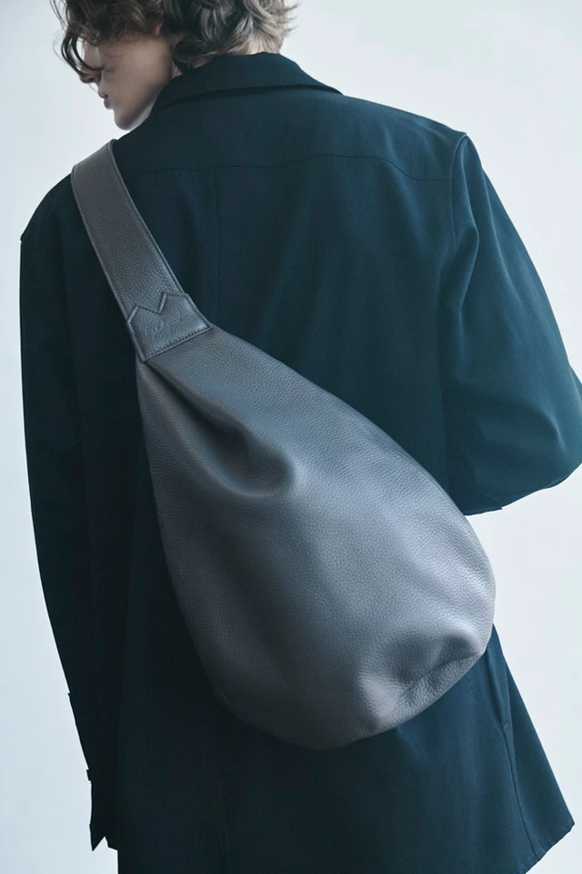 ヨウジヤマモト discord Yohji Yamamoto、2025-26秋冬コレクションの最新作 Y BODYBAG(S) / Y BODYBAG / Y BACKPACK