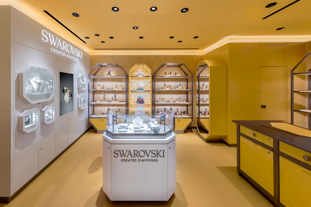 Swarovski大阪 2階