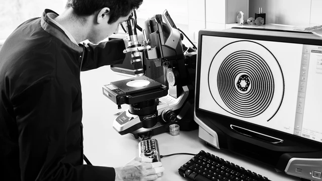 タグ・ホイヤーが10年かけて開発した革新技術「TH-カーボンスプリング」