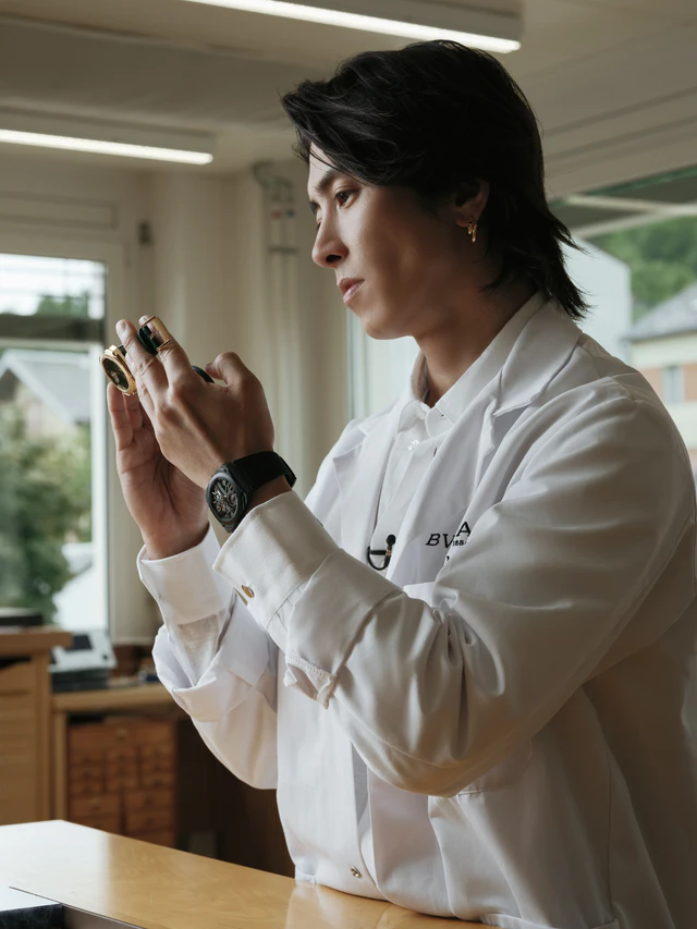 山下智久が初訪問、ブルガリ時計工房で体感したウォッチメイキングの真髄