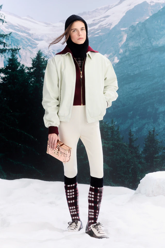 旅とスキーの融合。ルイ・ヴィトン「LV SKI」2025コレクションが描く冬のラグジュアリー