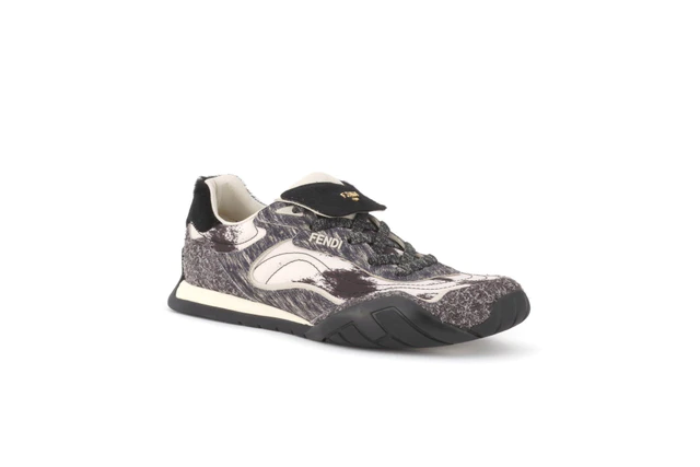 フェンディが放つ新たな一歩、新作スニーカー「フェンディ