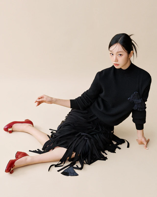 フェラガモが祝福するヴァラ リボンの軌跡。2026年プレスプリングコレクションが描く女性たちの新たな物語