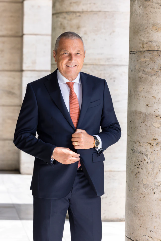 ブルガリ「カレイドス 色彩・文化・技巧展」ブルガリ グループCEO ジャン-クリストフ・ババン