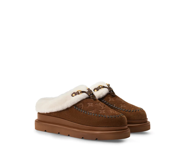 ルイ・ヴィトン：コルティナ ミュール モノグラム·パターンをデボス加工で施したスエードカーフレザー