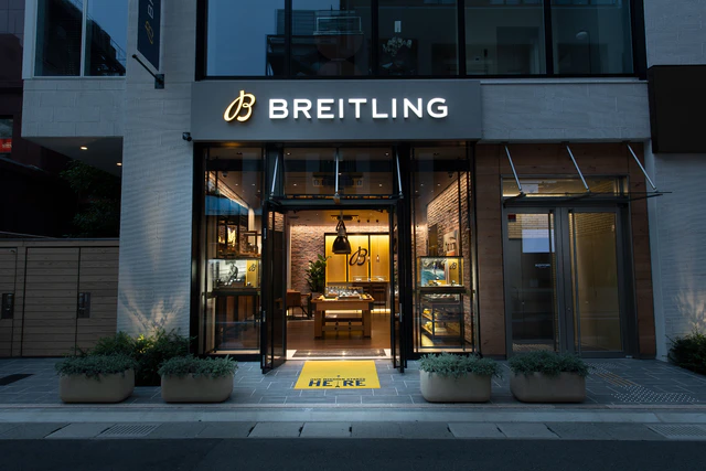 室屋義秀が語るブライトリングとの絆、新店舗オープン記念セレモニーをレポート