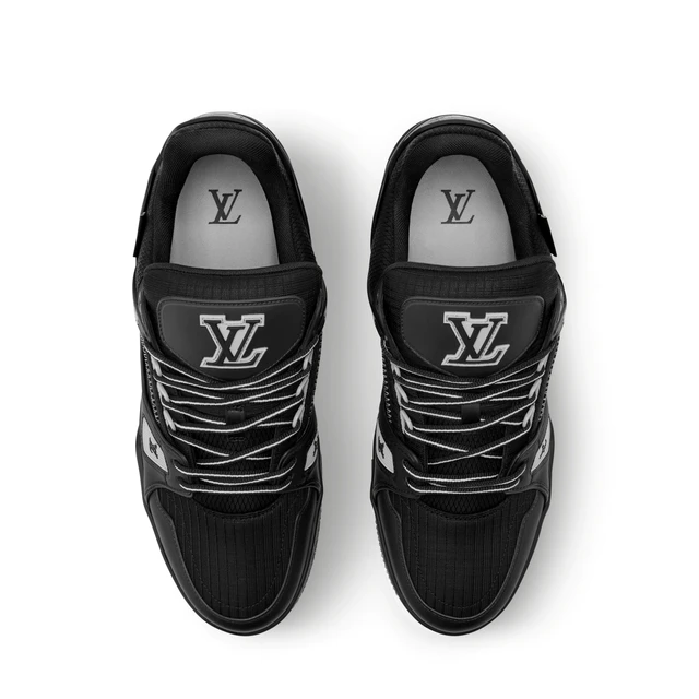 ルイ・ヴィトン:LV トレイナー スニーカー テクニカル素材の組み合わせ