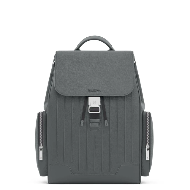 リモワ Never Still レザー フラップ バックパック グレー