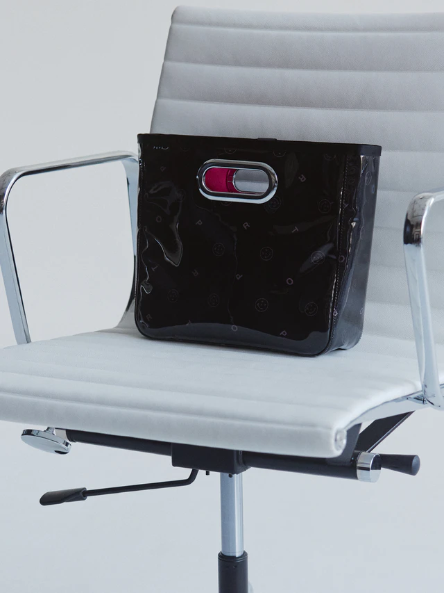 吉田カバン90周年記念、POTR「GLOSS」で体感するモダンな輝き